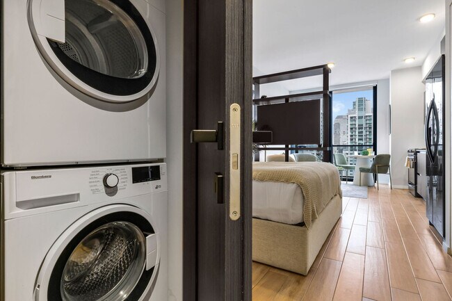 Building Photo - 398 NE 5th St