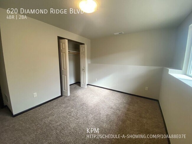 Building Photo - 4 BED | 2 BATH | DOUBLE GARAGE | RAPID VALLEY