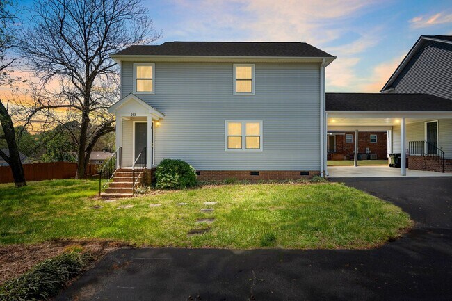 Building Photo - 203 Lancaster Ave