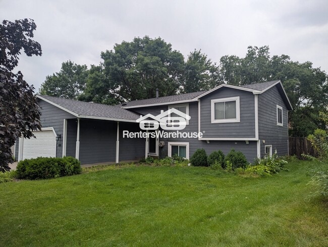 Building Photo - 1120 Westbury Cir
