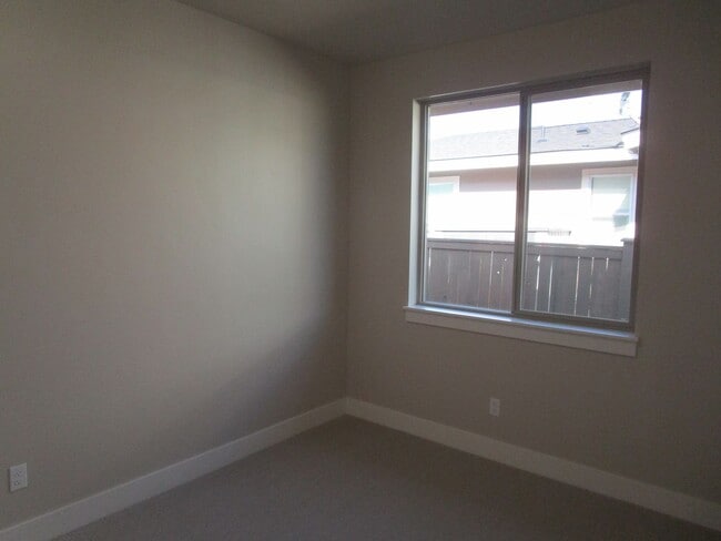 Building Photo - New Construction 4 Bedroom Home, 1 Block from Barnes Butte Elementary! - Available Soon!