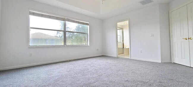 Building Photo - 9138 Dupont Pl