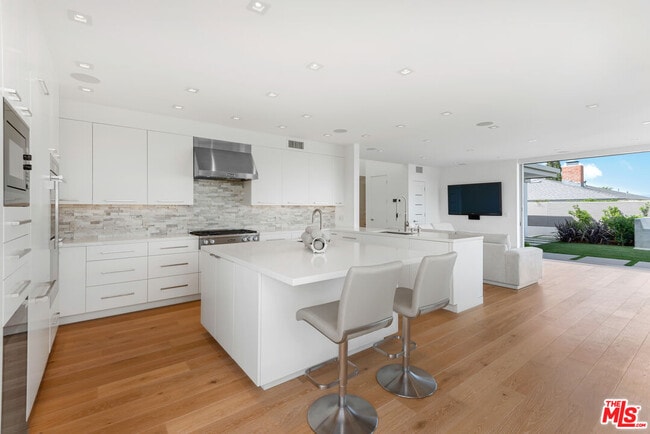 Building Photo - 3642 Beverly Ridge Dr