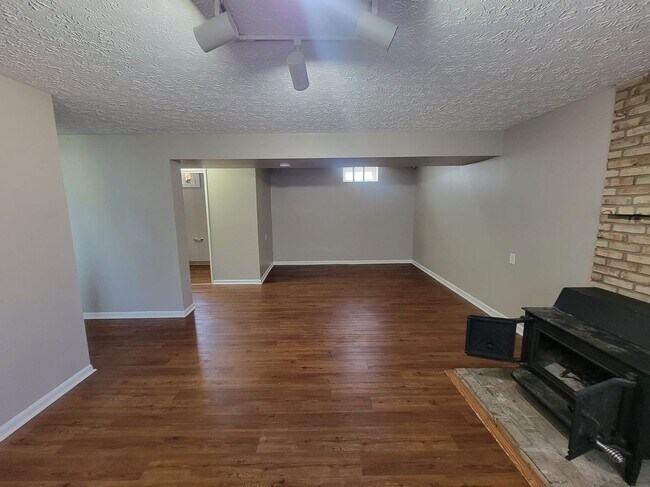 Building Photo - 2928 Landon Dr