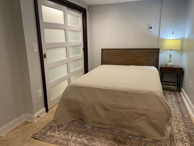 Building Photo - 1836 Varnum St NE