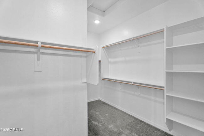 Building Photo - 18570 W Honeysuckle Dr
