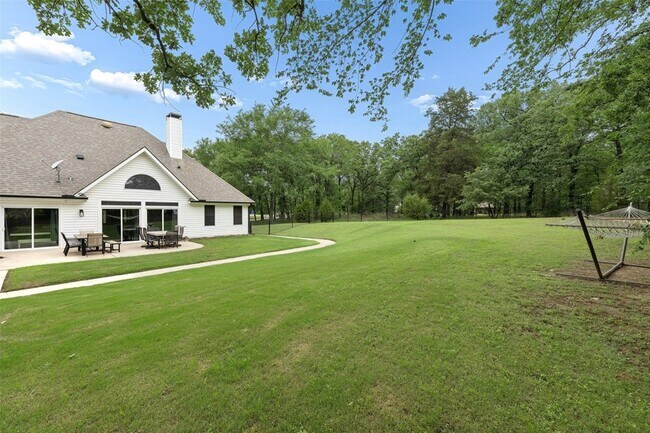 Building Photo - 109 Enchanted Dr