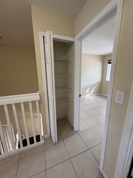 Building Photo - 2819 SE 15th Rd