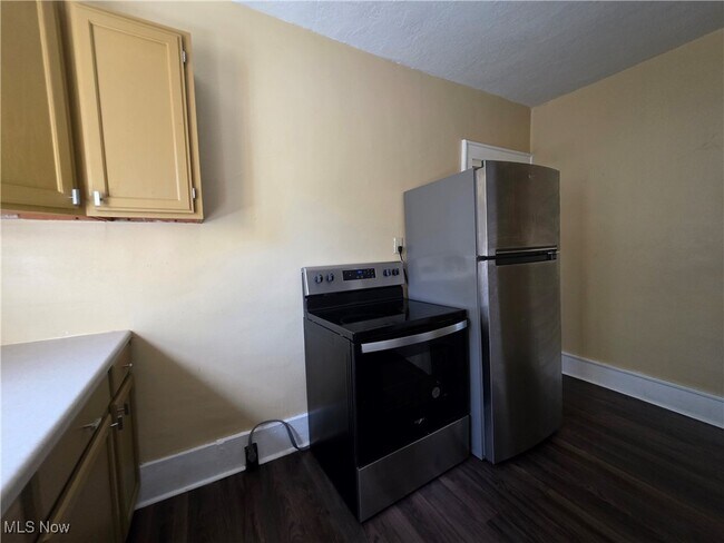 Building Photo - 846 Hunter St NW