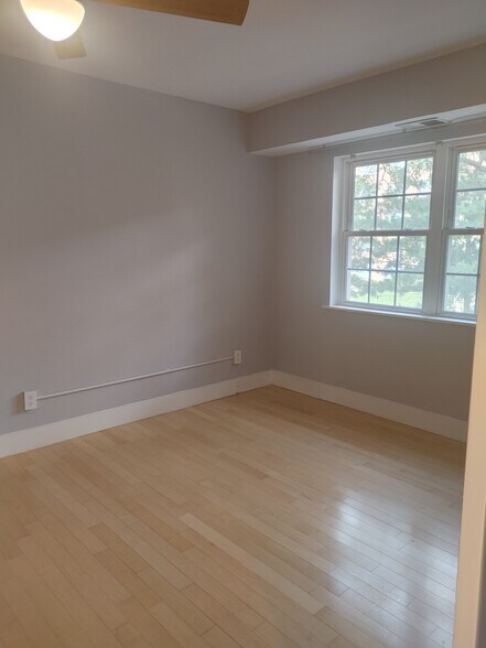 Bedroom - 1301 N Ode St