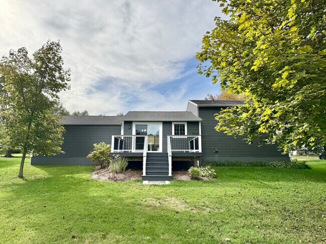 Building Photo - 12 Echodale Ave