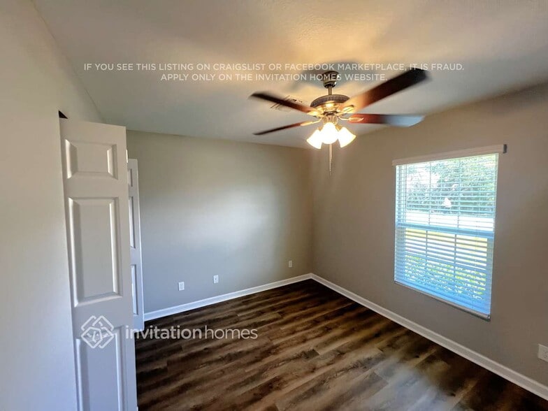 Building Photo - 2407 SE Melon Ct