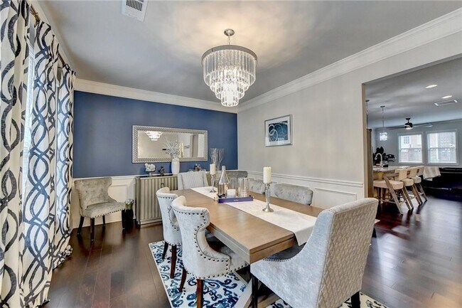 Building Photo - 2185 Mission View Dr NW