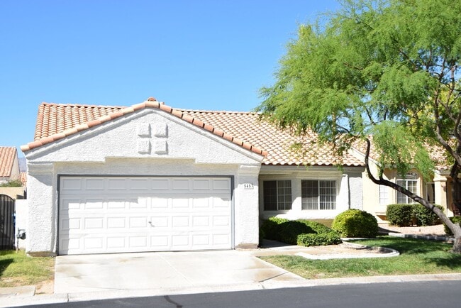 Building Photo - BEAUTIFUL NORTHWEST PROPERTY NEAR DINING A...