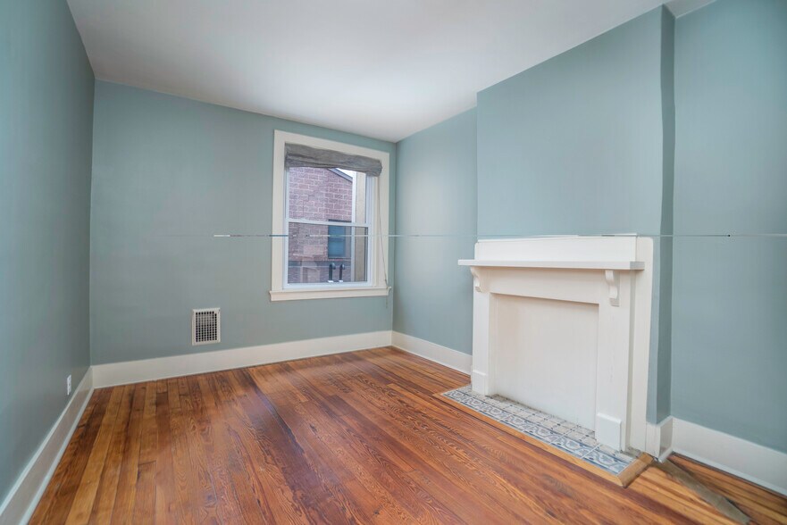 Building Photo - 4121 Davison St