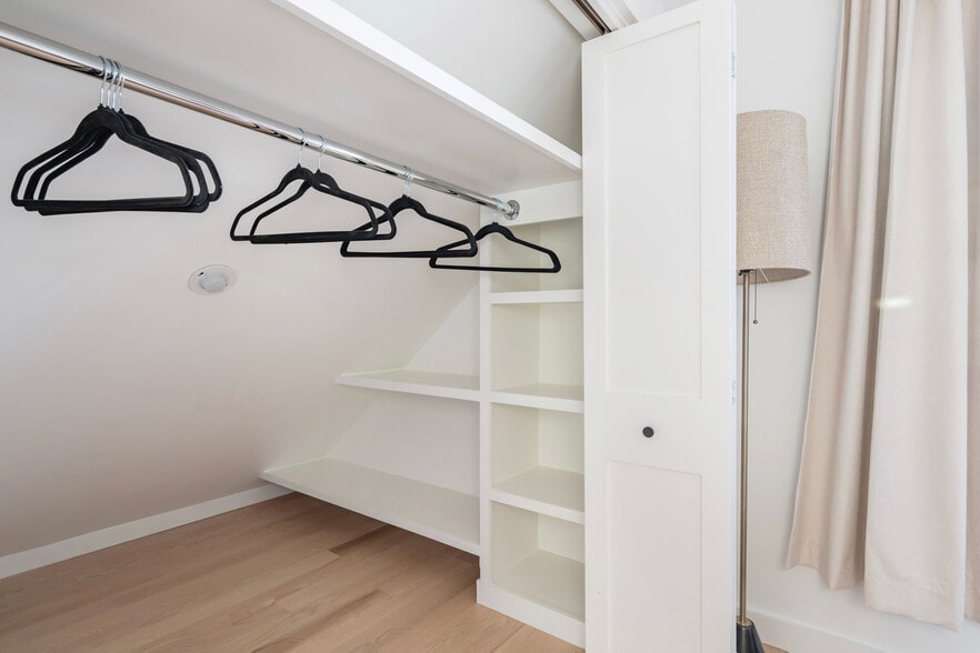 Building Photo - 50 Kinnaird St