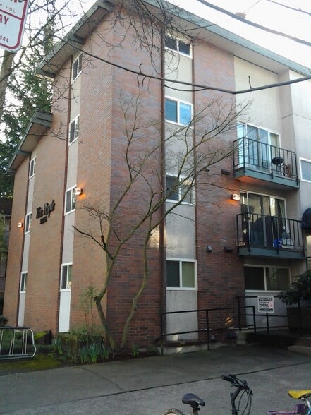 Primary Photo - 5255 15th Ave NE