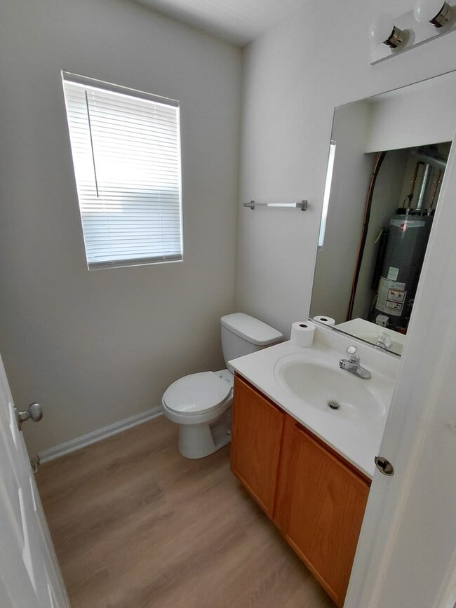 Building Photo - 7214 Bradley Dr