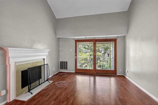 Building Photo - 15 Pickering Ct