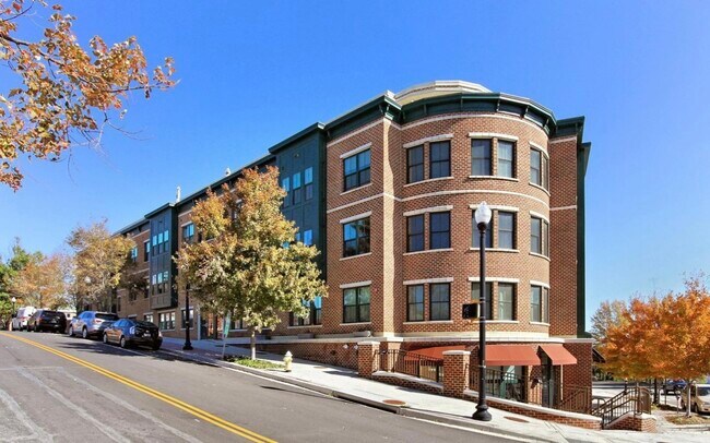 Building Photo - 2101 N Monroe St