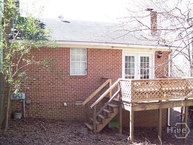 Building Photo - 132 Oxford Ct