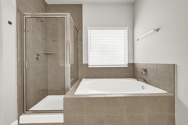 Building Photo - 5914 Prince Pl Dr