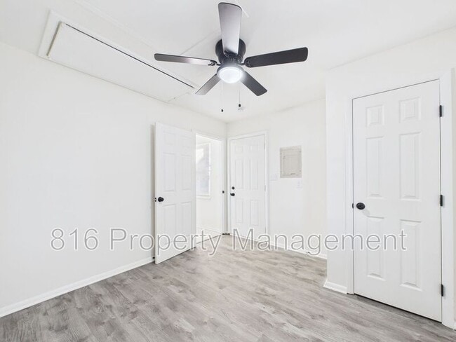 Building Photo - 5017 Dodson Ave