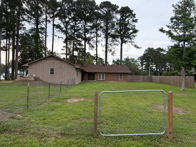 Building Photo - 82 Old Eldorado Rd