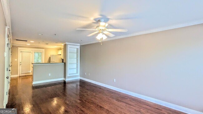 Building Photo - 660 Barnett Shoals Rd