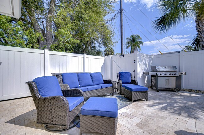 Building Photo - 1922 55th St S