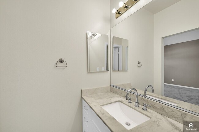 Building Photo - 769 Bryn Mawr Ct