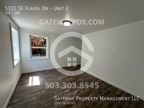 Building Photo - 5322 SE Flavel Dr. Unit #2