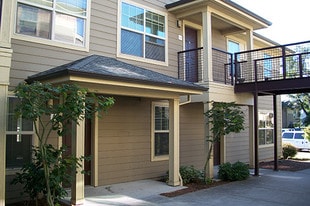 Building Photo - Villa Capri East