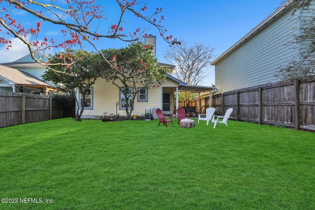 Building Photo - 1645 Westwind Dr