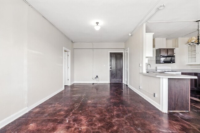 Building Photo - 111 E 16th St