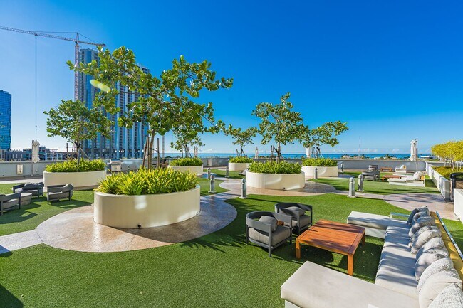Building Photo - Available 8/28 – Modern 1-Bedroom in Ward ...