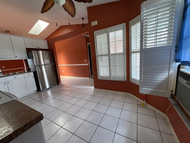 Building Photo - $1,695 ** Annual Lease ** 3 Bedroom / 2 Ba...