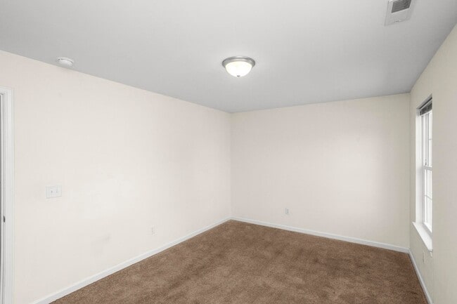 Building Photo - 1330 Benley St