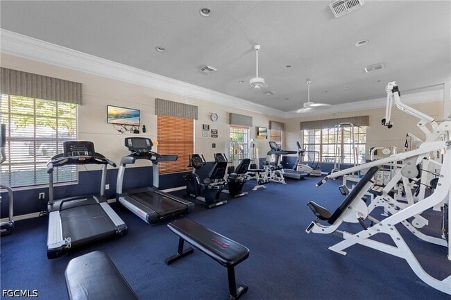 Building Photo - 8273 Pacific Beach Dr