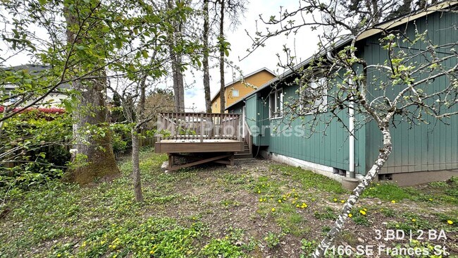 Building Photo - Updated 3BD | 2BA Home with Garage & Large Deck - Hillsboro