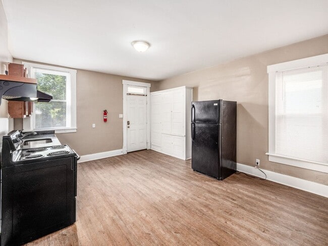 Building Photo - 89 E Patterson Ave