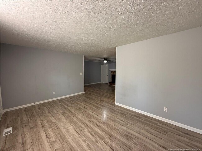 Building Photo - 1611 Diplomat Dr