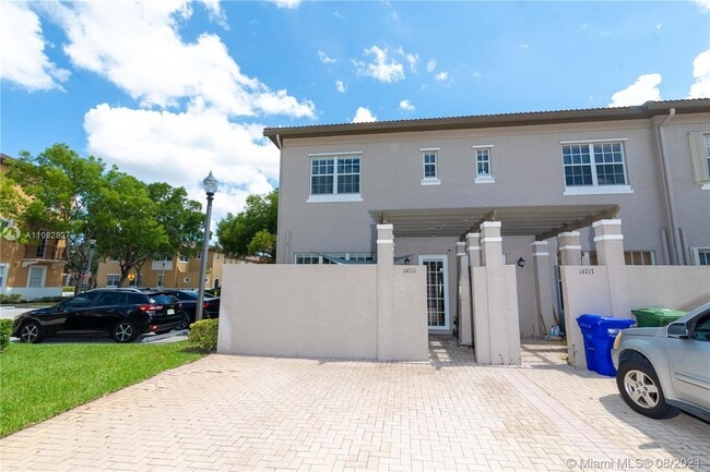 Building Photo - 14711 SW 5th St  1-47 Pembroke Pines Fl 33027