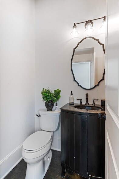 Building Photo - 3127 Parthenon Ave