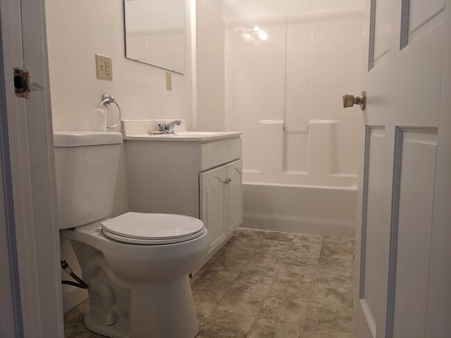 Building Photo - 802 Cottage St