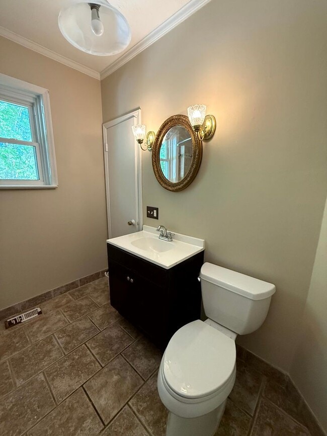 Building Photo - 1913 Morganton Rd