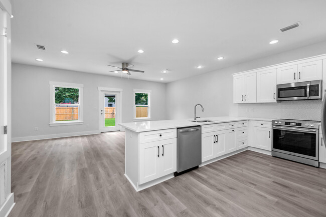 Primary Photo - 30 Harbeson Ave NE