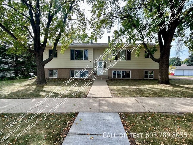 Building Photo - 4905 W 43rd St