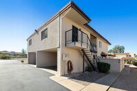 Building Photo - Moon Valley Townhouse at 7th and T-Bird!