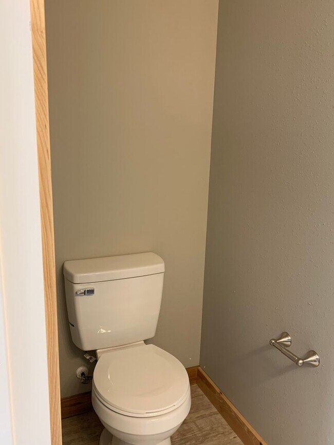 Building Photo - Gorgeous 3 bed, 2.5 bath single family hom...